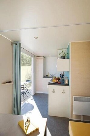 Fridge, microwave, stovetop, toaster