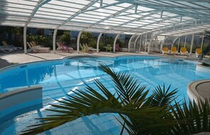 Indendørs pool