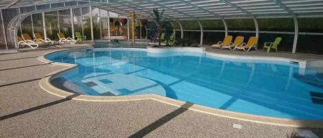 Piscine couverte, piscine chauffée
