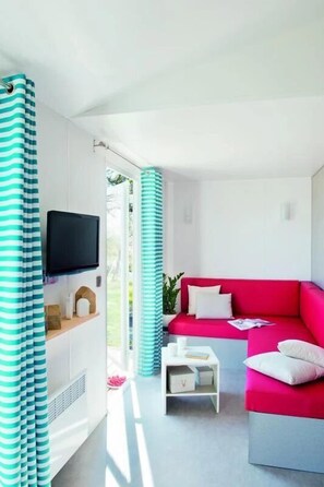 Fernseher, Tischtennisplatte