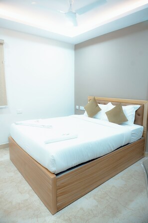 In-room safe, desk, laptop workspace, free WiFi - Seri Hotels (Hyderabad)