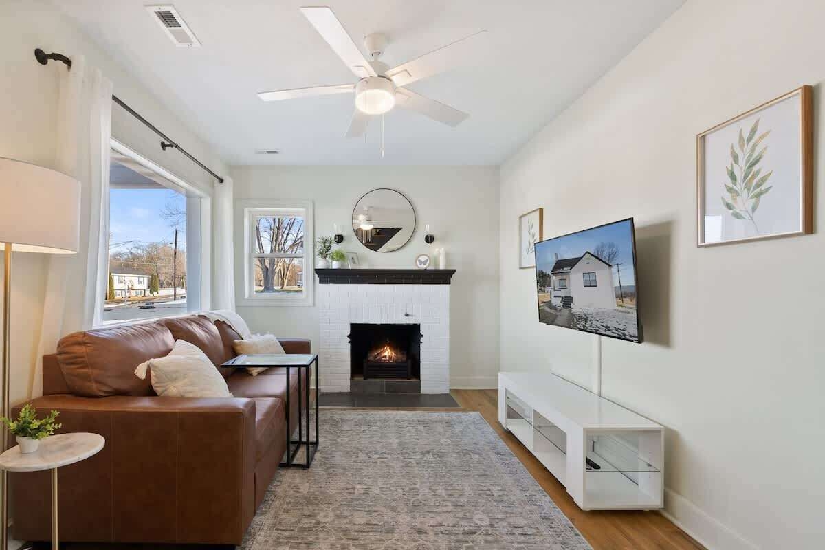 Smart TV, fireplace, offices