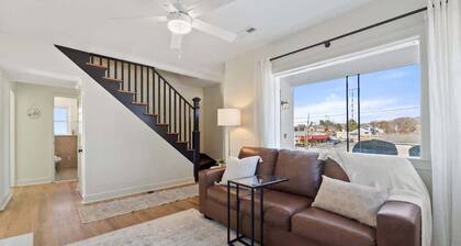 Speedway 4BR • Walk to Town • Pet Friendly