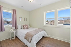4 bedrooms, iron/ironing board, travel cot, free WiFi