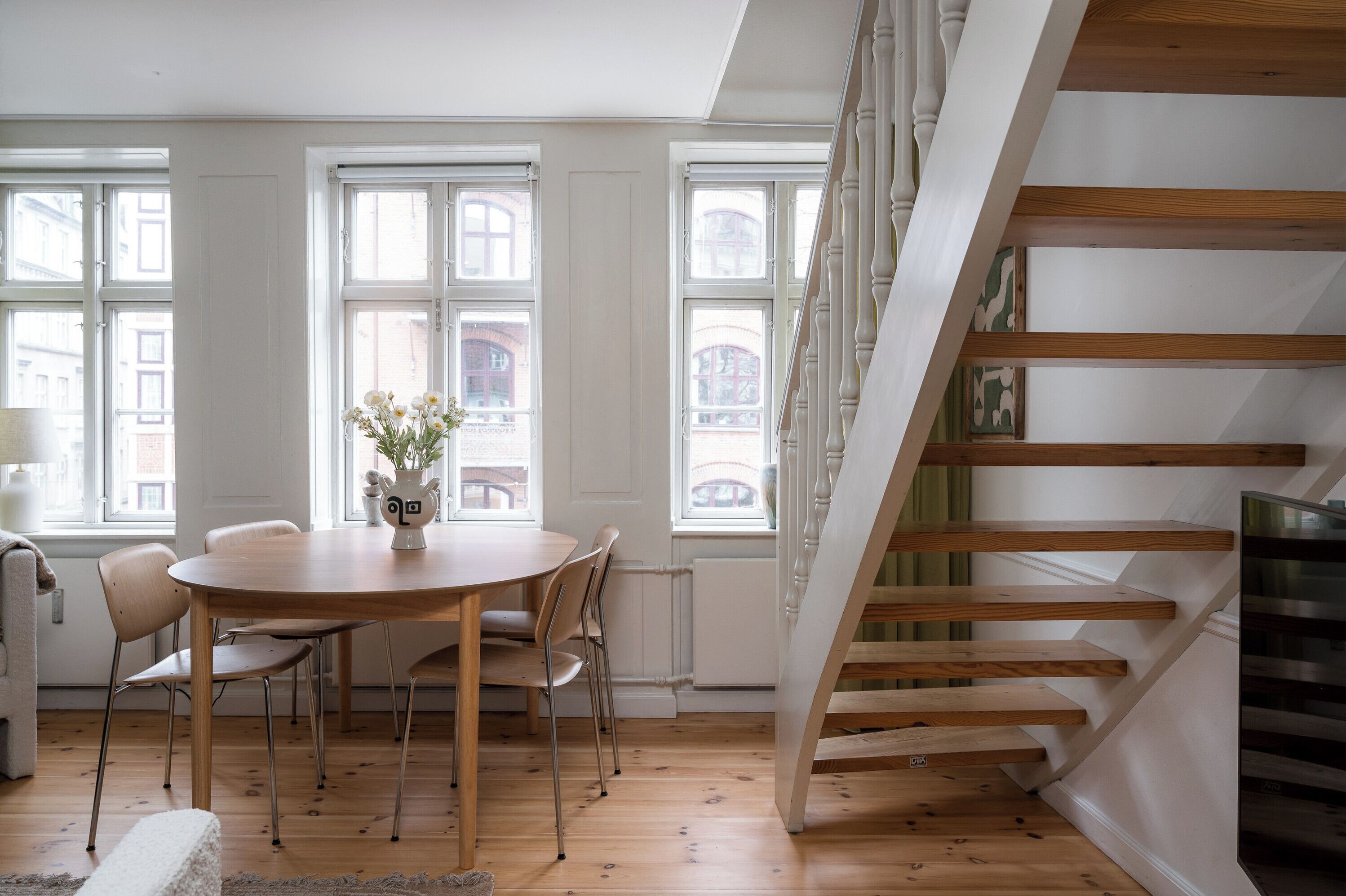 Comfort Penthouse, City View | Dining room