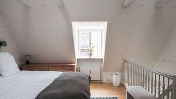 Iron/ironing board, free WiFi