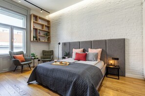 2 bedrooms, desk, iron/ironing board, travel crib - 90m² Family-Friendly , Central Historic Budapest, Food+Bars (Budapest)