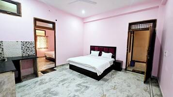 Deluxe Quadruple Room | Free WiFi