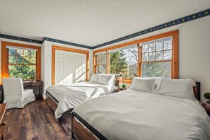 5 bedrooms, iron/ironing board, free WiFi, bed sheets