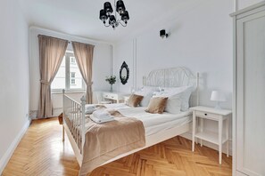 2 bedrooms, hypo-allergenic bedding, individually decorated