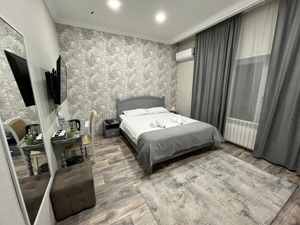 Double Room | In-room safe, iron/ironing board, free WiFi - Continent (Karagandy)