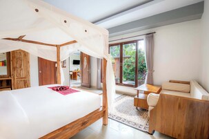 Vila luxo, vista para a piscina | Vista para o jardim