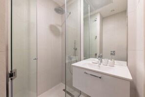 Deluxe Studio, City View | Bathroom - Luma Studio in Jumeirah Village Circle (Dubai)