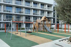 Children’s play area – outdoor