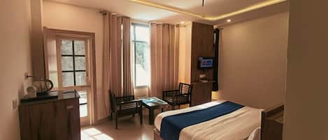 Premium Room with Hill View | Ropa de cama de alta calidad, wifi gratis y ropa de cama