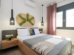 3 bedrooms, bed sheets - Villa in Pano Armenoi With Private Pool (Rethymno)