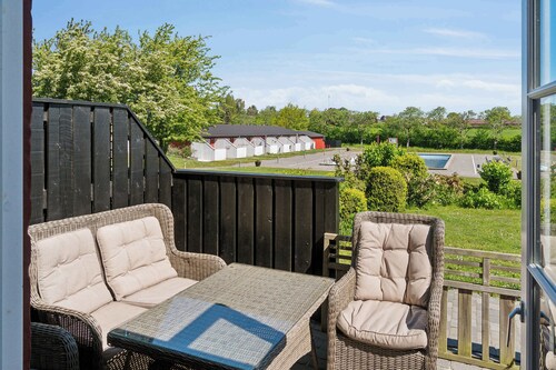 Holiday apartment for 4 with shared pool