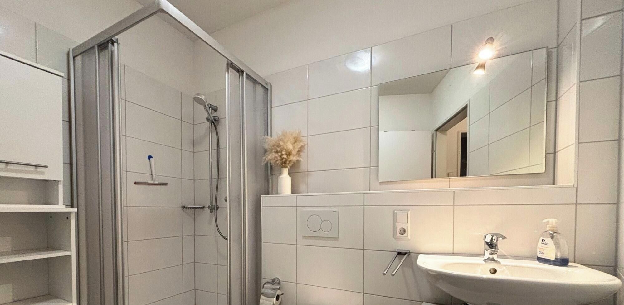 Shower, towels
