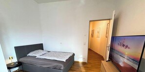 Free WiFi, bed sheets