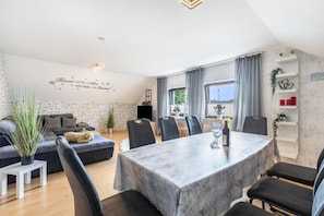 Dining - Apartment "FeWoWe" with garden use (Wenden)