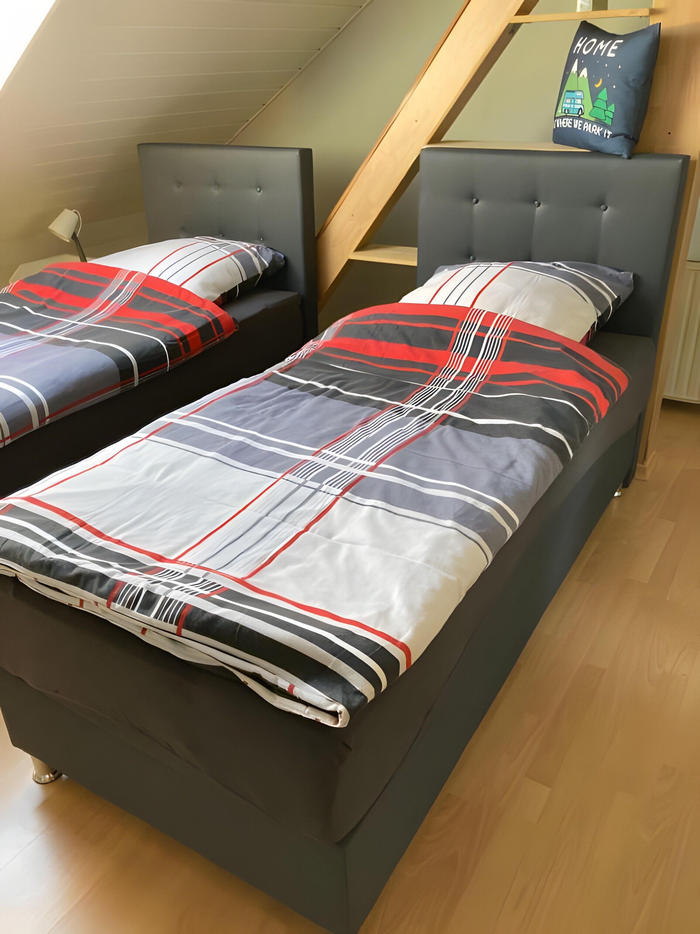 2 bedrooms, bed sheets