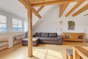 Télévision, chaîne hi-fi