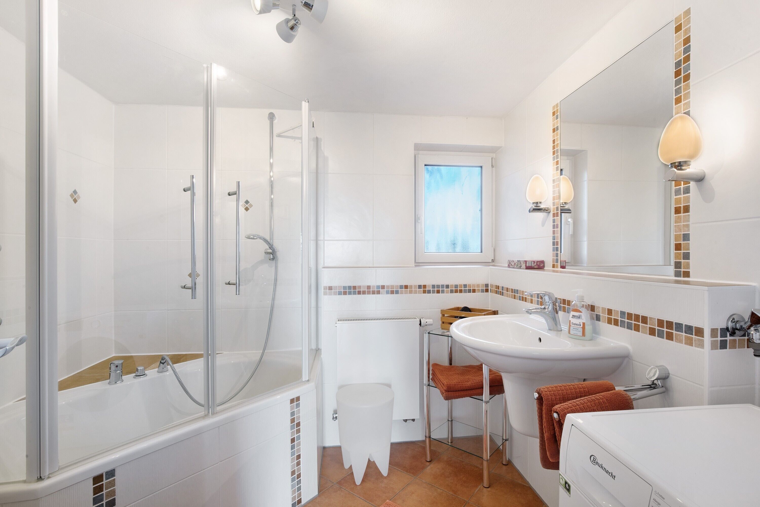 Dusche, Haartrockner, Handtücher