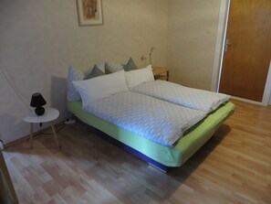 2 quartos, Wi-Fi de cortesia, roupa de cama