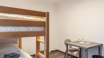 1 bedroom, free WiFi, bed sheets