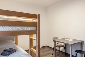 1 chambre, Wi-Fi gratuit, draps fournis