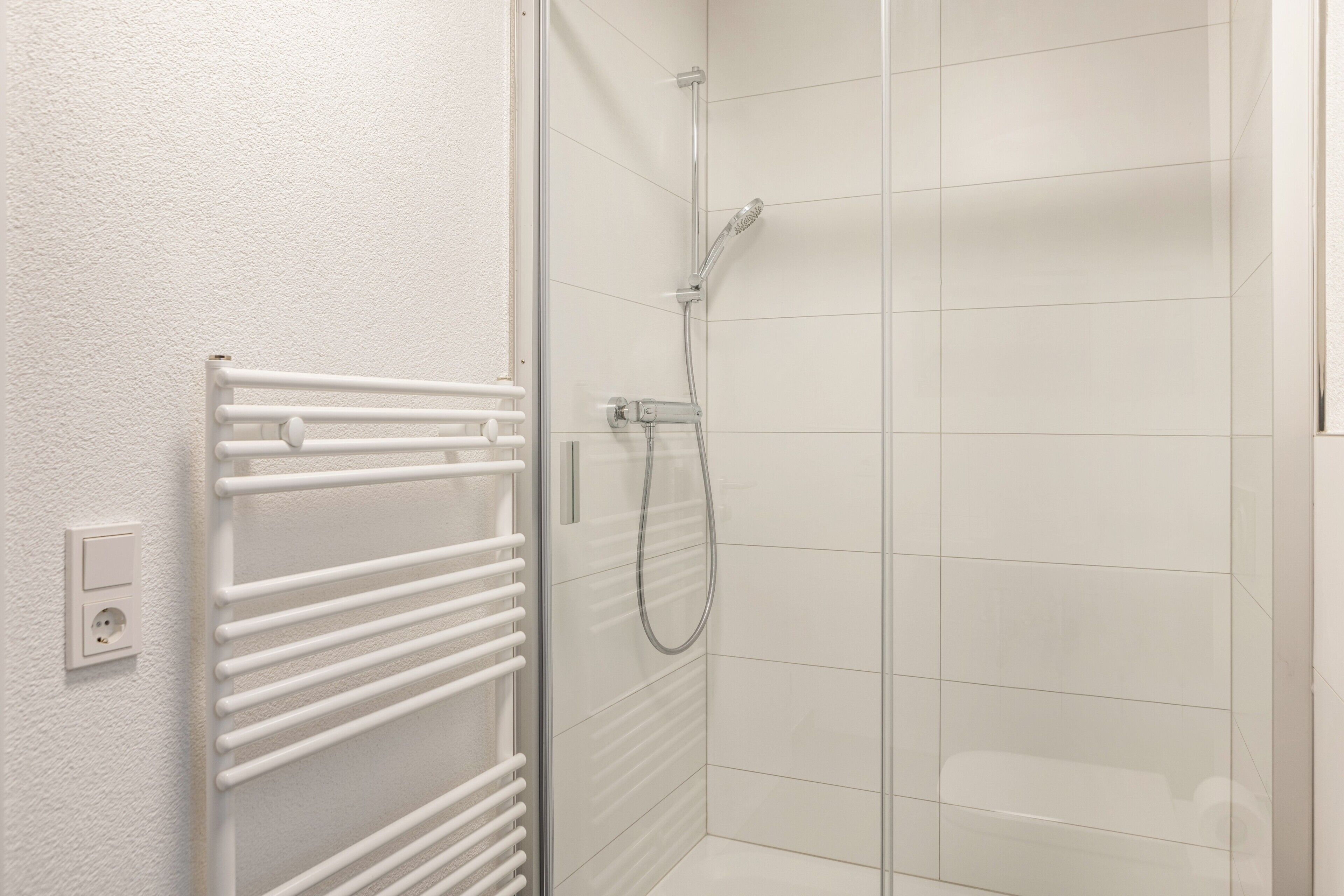 Shower, towels
