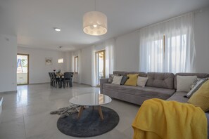 Video games - Villa In Excelsis (Imotski)