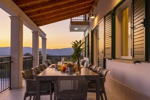 Outdoor dining - Villa In Excelsis (Imotski)