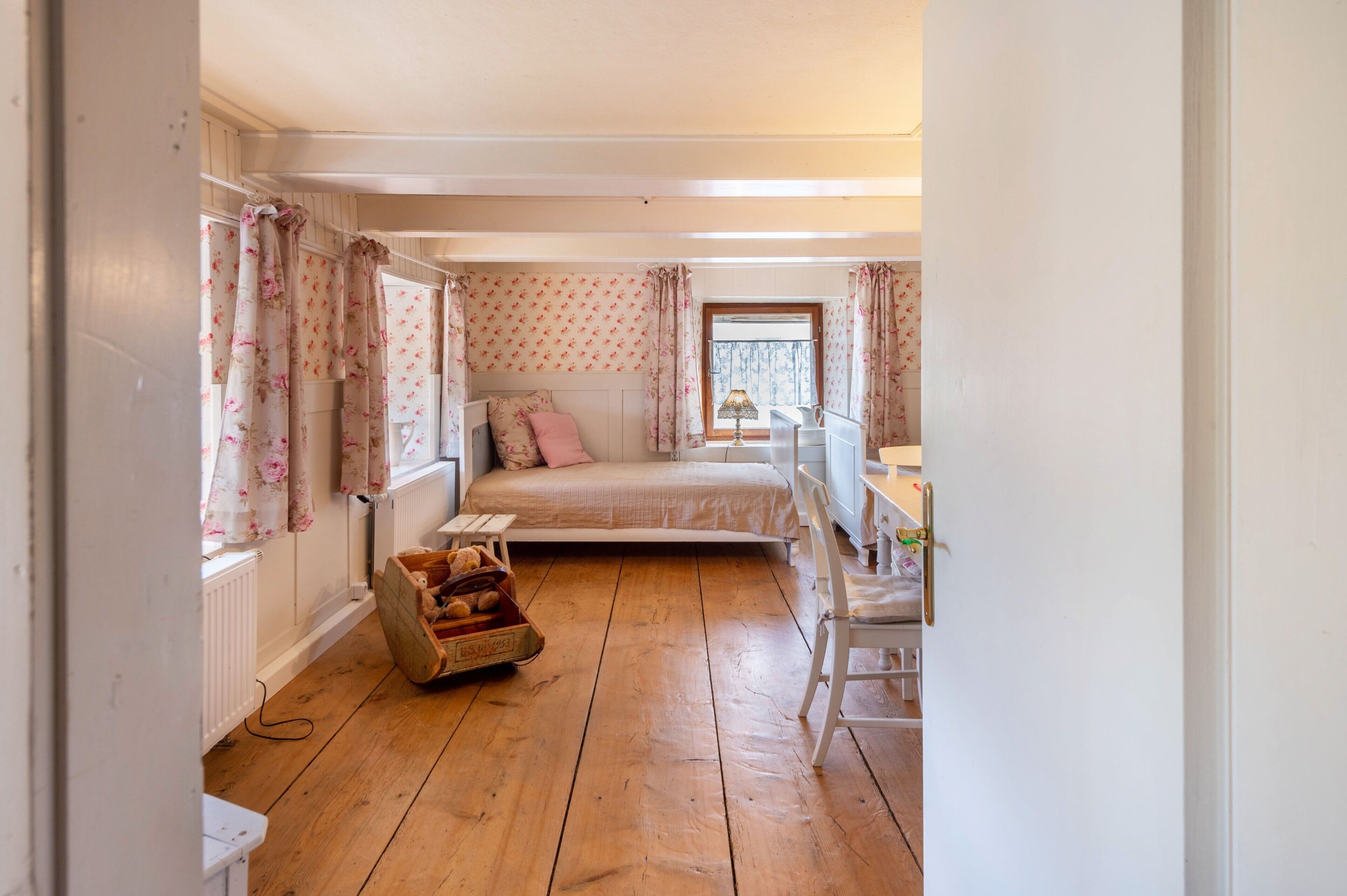 1 camera, ferro/asse da stiro, lenzuola