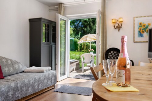 Ferienwohnung 'Zizi' mit Bergblick, privater Terrasse und Wi-Fi