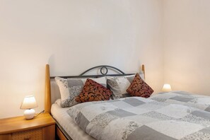 1 chambre, fer et planche à repasser, accès au Wi-Fi (inclus)