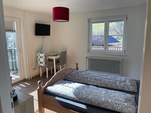 1 bedroom, free WiFi, bed sheets