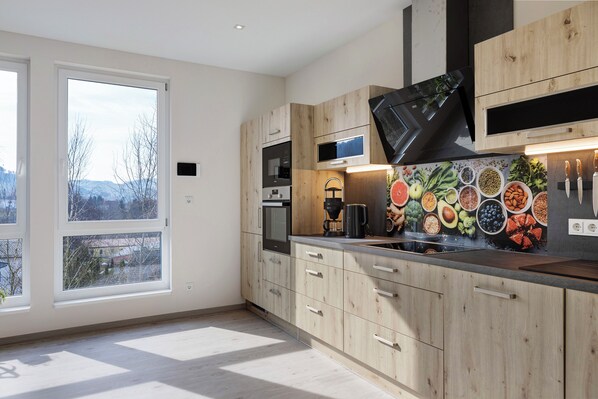 Fridge, microwave, oven, stovetop