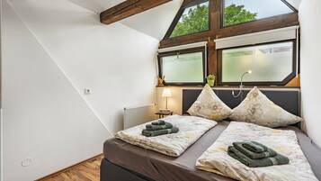 4 Schlafzimmer, Bügeleisen/Bügelbrett, kostenloses WLAN, Bettwäsche