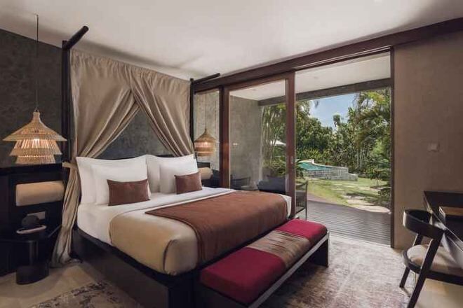 Premium bedding, minibar, bed sheets