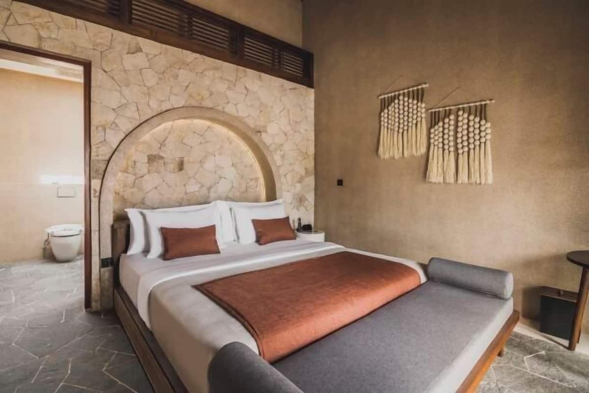 Ropa de cama de alta calidad, minibar y ropa de cama