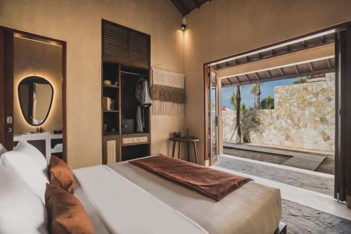 Bộ đồ giường cao cấp, minibar, bộ trải giường 