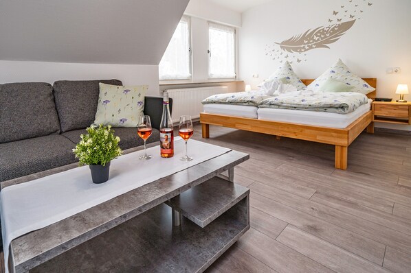 1 室のベッドルーム、WiFi (無料)、ベッドシーツ