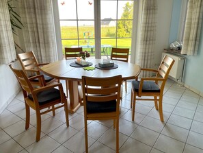Dining - Holiday Home 'Immerlicht Norddeich S-H' with Private Terrace, Private Garden and Wi-Fi (Norddeich)