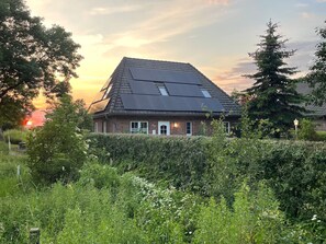 Exterior - Holiday Home 'Immerlicht Norddeich S-H' with Private Terrace, Private Garden and Wi-Fi (Norddeich)