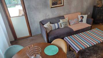 Apartment, 1 Bedroom, Smoking, Balcony | Living area