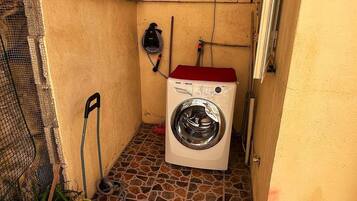 Room, 2 Bedrooms, Accessible, Smoking | Interior