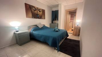 Huone, 2 makuuhuonetta, esteetön, tupakointi sallittu | 2 makuuhuonetta