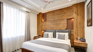 Egyptian cotton sheets, premium bedding, minibar (free items) - Tyche Boutique & Suites  (New Delhi)