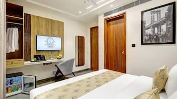 Premier - with One way airport transfers | Egyptian cotton sheets, premium bedding, free minibar, in-room safe